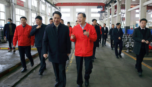 重庆市副市长郑向东考察调研新泰公司